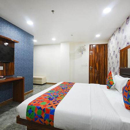 Fabhotel Mona Continental - Nr Laxmi Nagar It Hub 뉴델리 외부 사진