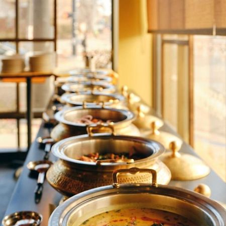Fabhotel Mona Continental - Nr Laxmi Nagar It Hub 뉴델리 외부 사진