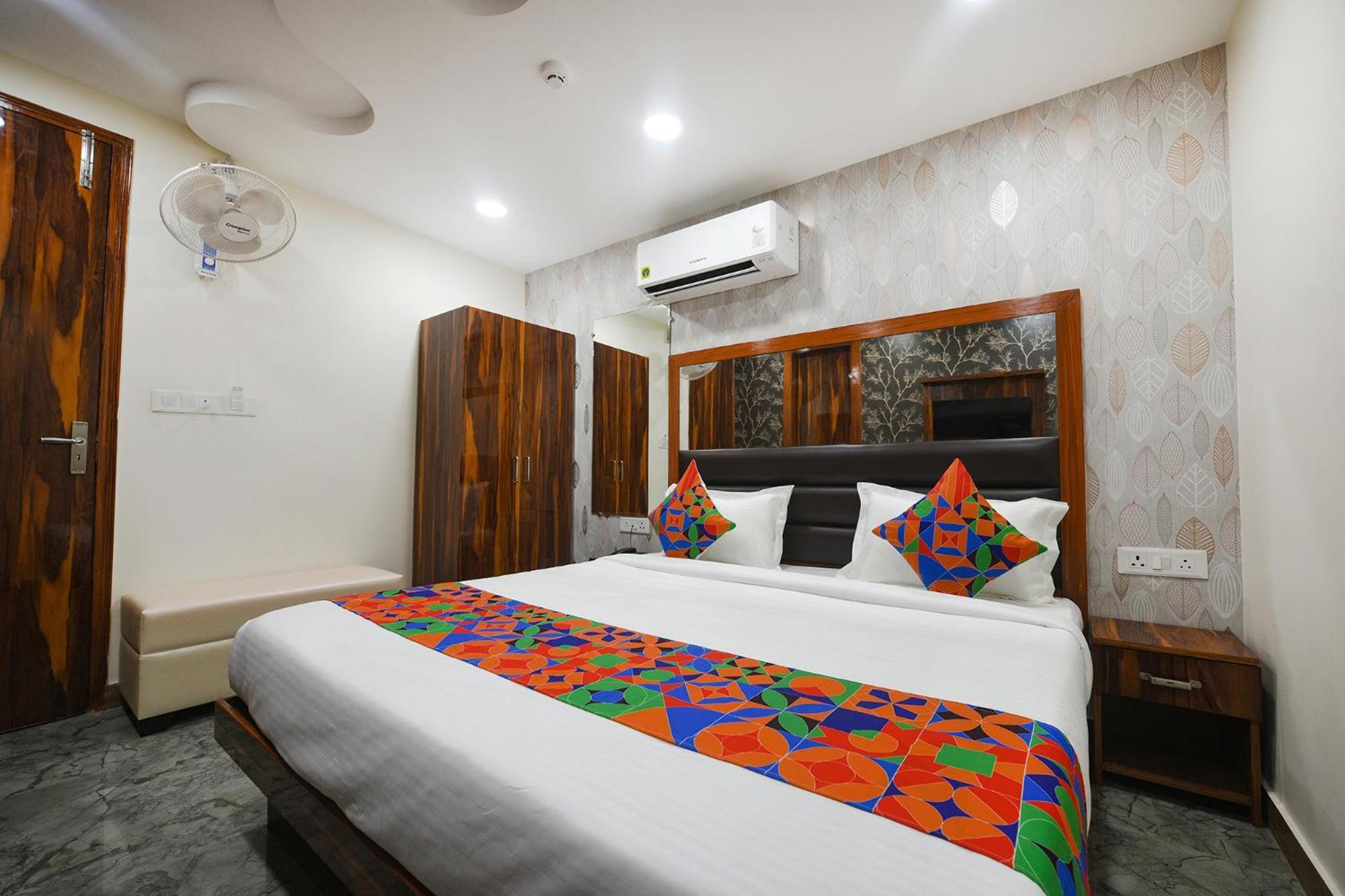 Fabhotel Mona Continental - Nr Laxmi Nagar It Hub 뉴델리 외부 사진