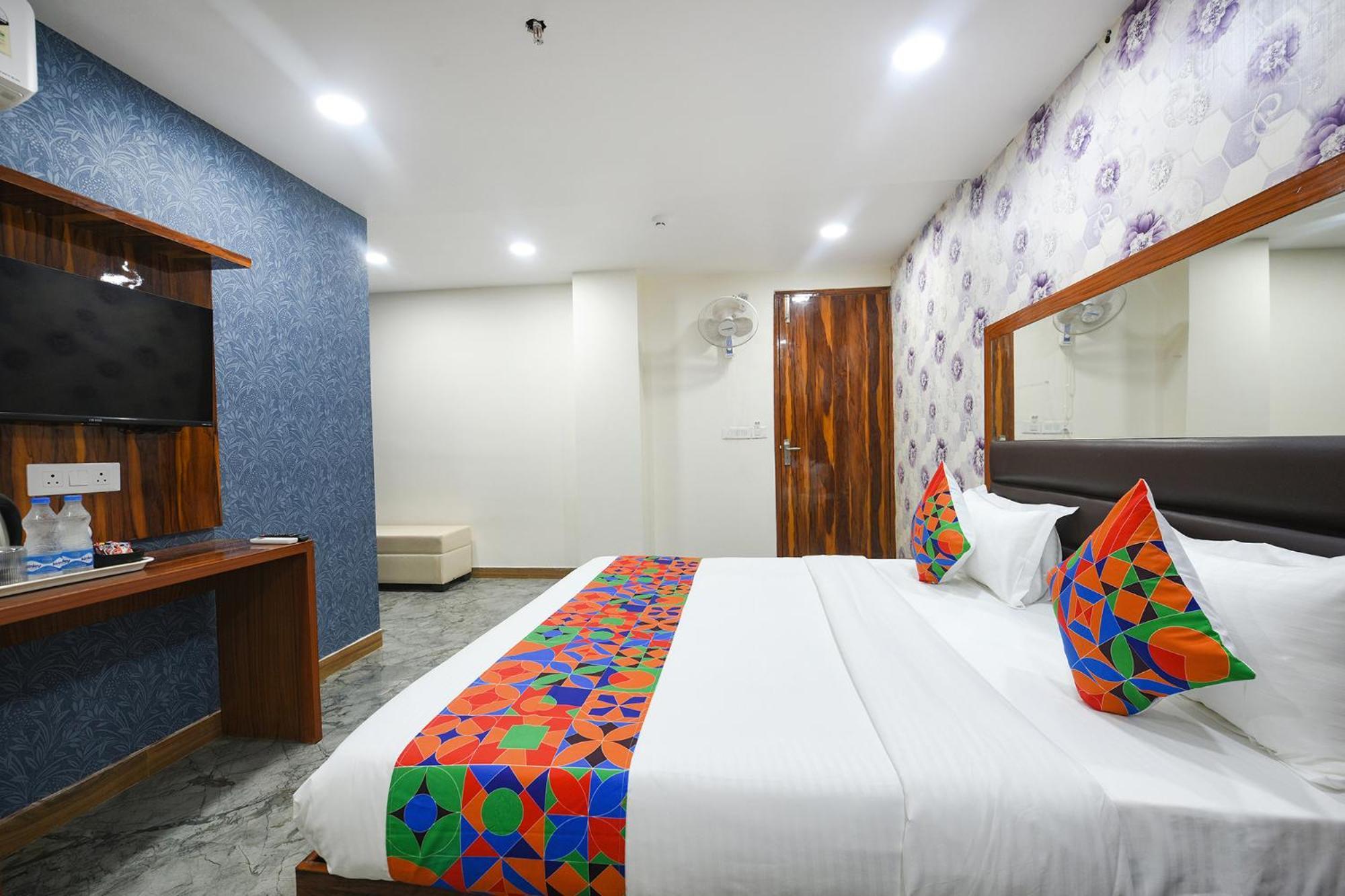 Fabhotel Mona Continental - Nr Laxmi Nagar It Hub 뉴델리 외부 사진