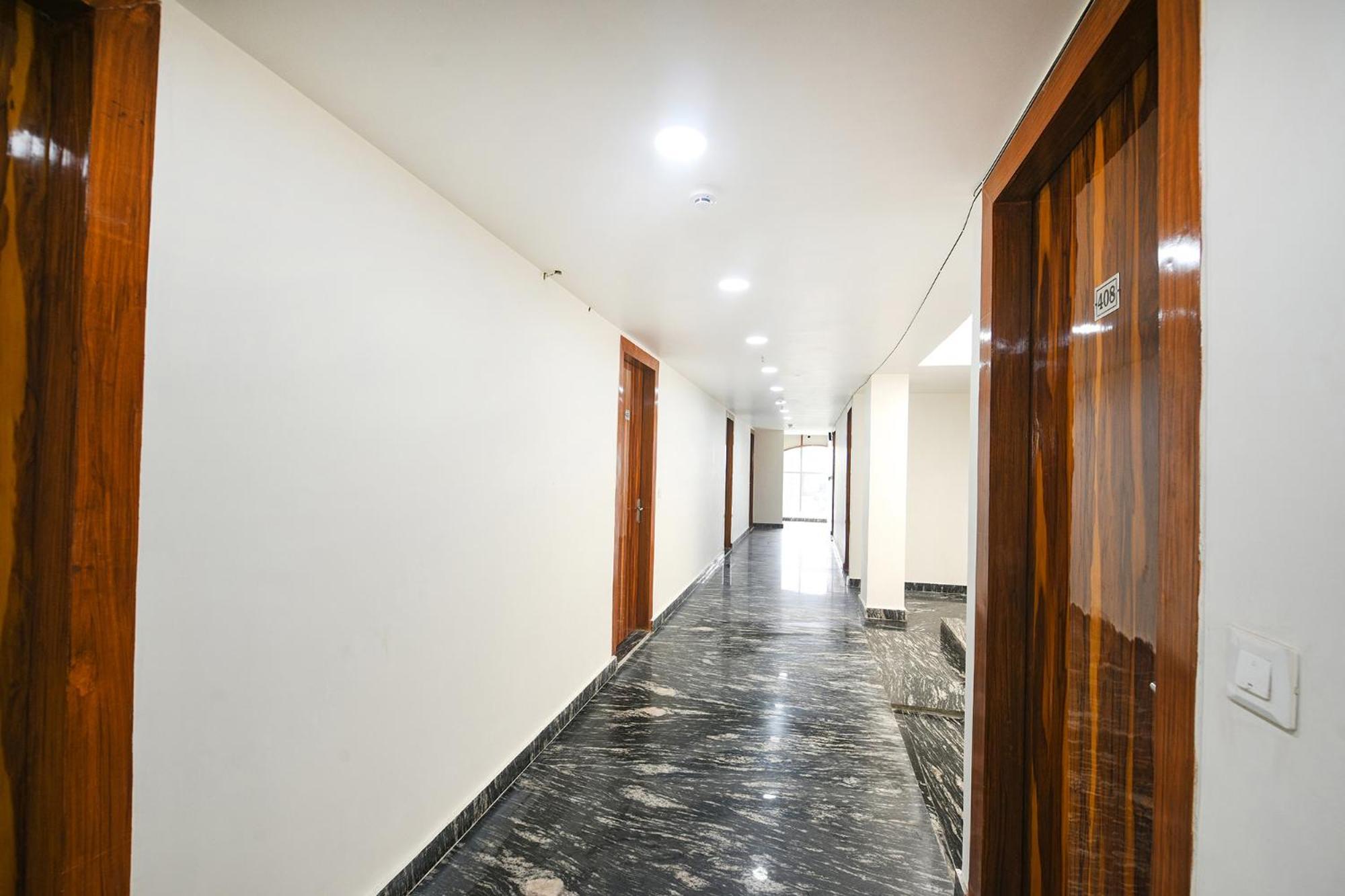 Fabhotel Mona Continental - Nr Laxmi Nagar It Hub 뉴델리 외부 사진